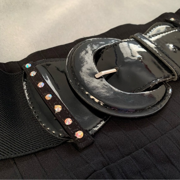 Vintage Y2K rare full side double slit stretch skirt with statement belt - Picture 3 of 9